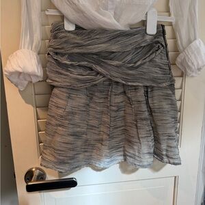 Mini Skirt Black & White Hamptons Lightweight Pleated Style